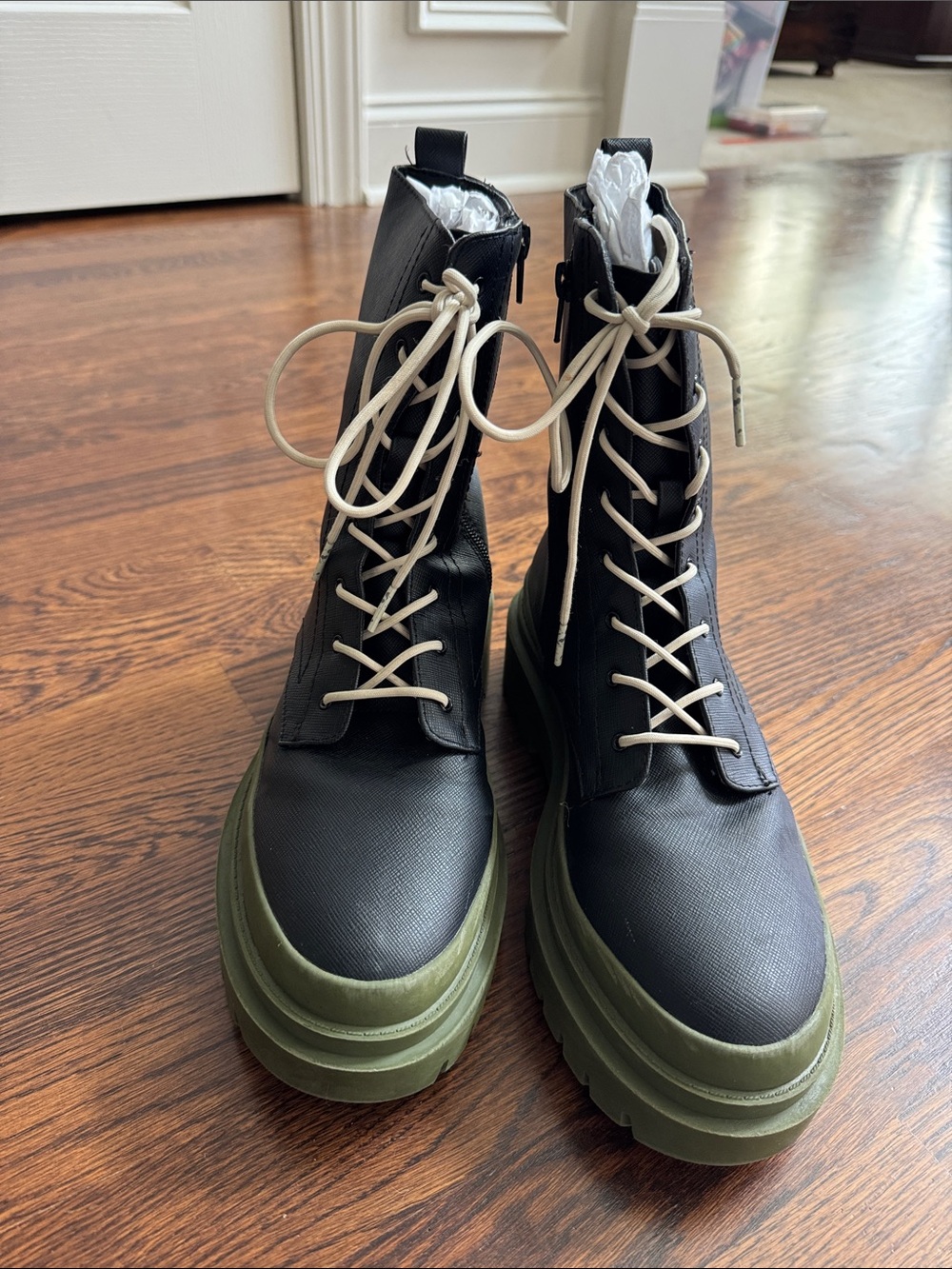🚨🚨 cool planet by STEVE MADDEN Black Combat Boots with Olive Sole - Women
